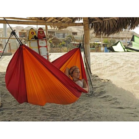 Adventure traveler feu