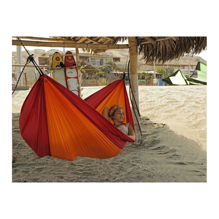 Adventure traveler feu