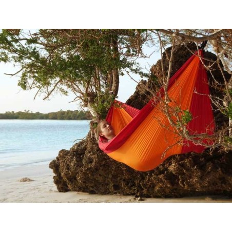 Adventure traveler feu