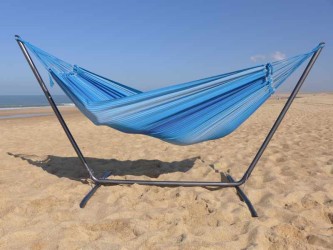 pied de hamac avec hamac bleu