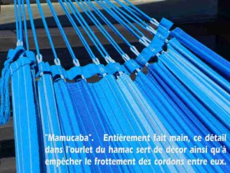 pied de hamac avec hamac bleu