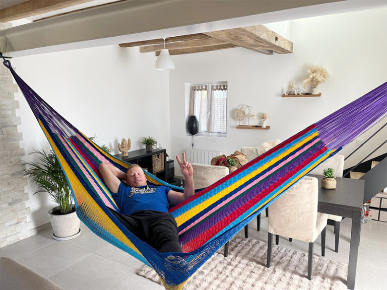 Comment fixer mon hamac aux murs ou au plafond ?